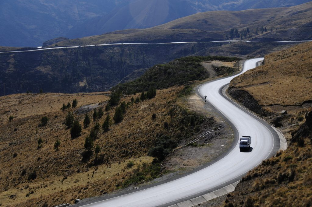 CUMBRA: IIRSA Sur (Iniciativa para la Integración de la Infraestructura Regional Suramericana)