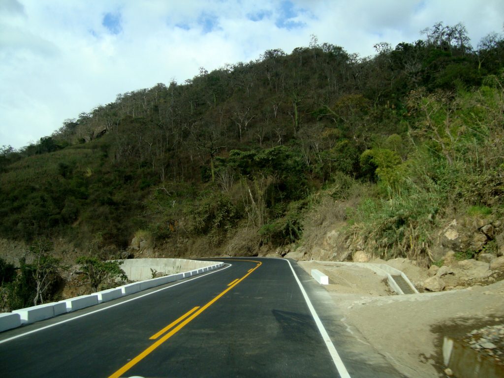 CUMBRA: Carretera Empalme 1B - Buenos Aires - Canchaque