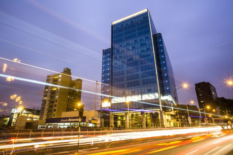 CUMBRA: centro empresarial leuro